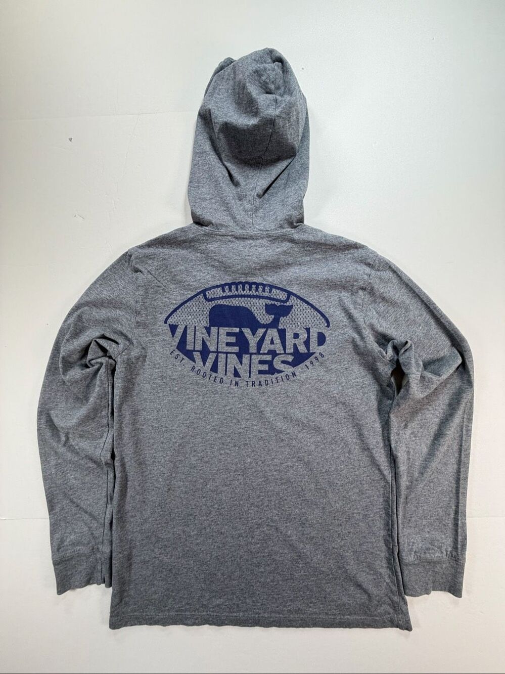 Vineyard Vines Boys Size Medium12-14 Gray Hooded Long Sleeve Pocket Logo Shirt